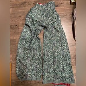 2-in-1 reversible wrap pant!